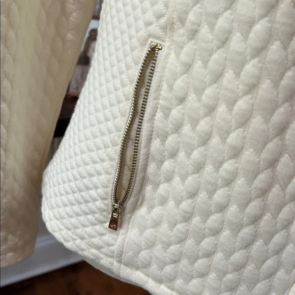 Gorgeous Fabric Moto - Picture 2 of 13